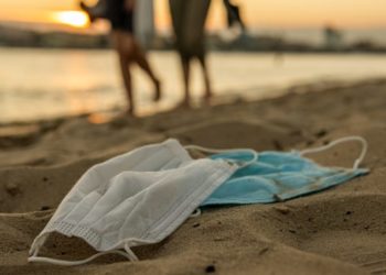 Κορονοϊός: Σχεδόν πενήντα νεκροί κάθε μέρα στα «βουβά»