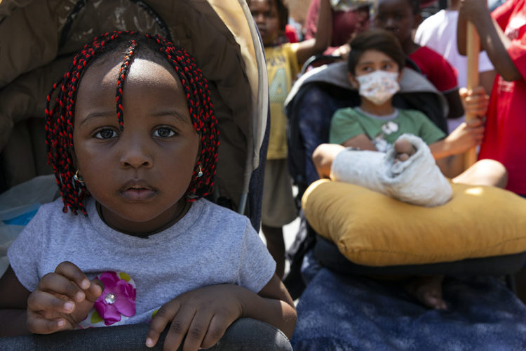 Όχι στη βίαιη εκκένωση του Ελαιώνα και στον νέο ξεριζωμό των προσφύγων