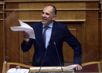 Οι ολιγάρχες γνωρίζουν αυτό που βαφτίζετε «απόρρητο» για τον λαό, κύριε Γεραπετρίτη. Να γιατί