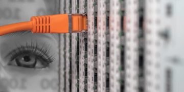 ΑΝΤΑΡΣΥΑ: Απειλή για τις δημοκρατικές ελευθερίες η ΕΥΠ – Επιμένει ο Μητσοτάκης στο καθεστώς χαφιεδισμού