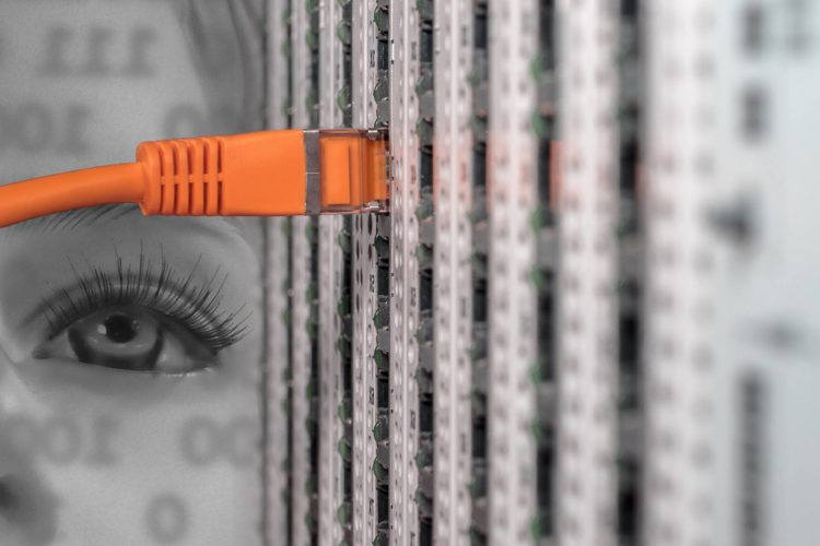 ΑΝΤΑΡΣΥΑ: Απειλή για τις δημοκρατικές ελευθερίες η ΕΥΠ – Επιμένει ο Μητσοτάκης στο καθεστώς χαφιεδισμού