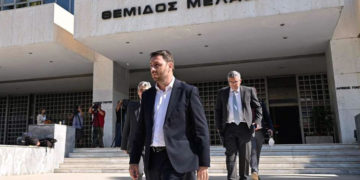 Στάχτη στα μάτια η έρευνα για υποκλοπές ξεκινά με Μητσοτάκη αντί για Ανδρουλάκη!