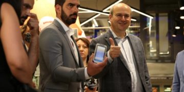 Σούπερ μάρκετ: Νέες καταγγελίες για εργοδοτικά «κόλπα» με την ψηφιακή κάρτα εργασίας