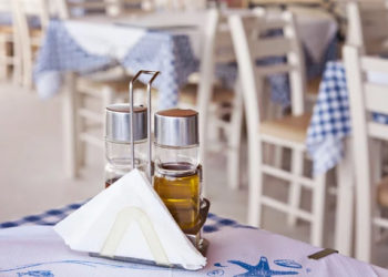 Απόλυση εργαζόμενης και μη καταβολή δεδουλευμένων στο Ηράκλειο