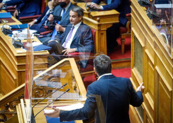 Σκόνη στα μάτια, συγκάλυψη και παιχνίδια εντυπώσεων