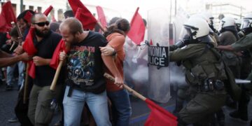 Ανατρεπτικό κύμα απέναντι στο τείχος της καταστολής