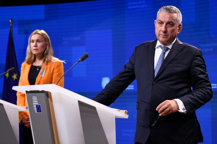 Ενέργεια: Σβήνουν τα φώτα για να κρύψουν το έγκλημα