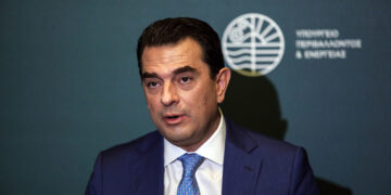 Ενέργεια: Επιδοτούν το… ημίφως και  το ψύχος στα λαϊκά νοικοκυριά