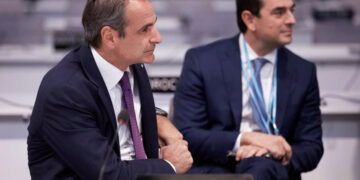 Κυβέρνηση: Ζεστό δημόσιο χρήμα στα μονοπώλια της ενέργειας