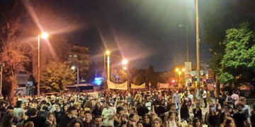 Σκοτάδι από ΕΕ και κυβέρνηση, λάμψη αγώνα στους δρόμους