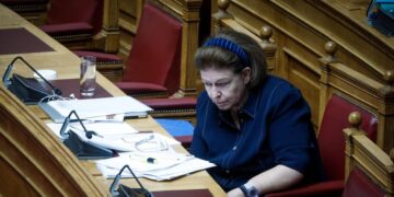 Ξεπλένοντας την αρχαιοκαπηλία