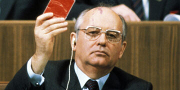 Γκορμπατσόφ: Προδοσία ή ταξική πορεία  προς τον καπιταλισμό;