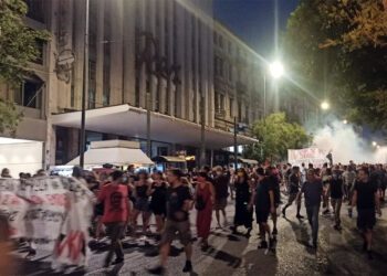 Νέα εγκληματική επίθεση των ΜΑΤ, τραυματισμοί φοιτητών (φωτο-βιντεο)