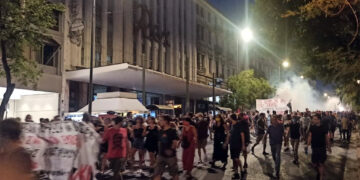 Νέα εγκληματική επίθεση των ΜΑΤ, τραυματισμοί φοιτητών (φωτο-βιντεο)