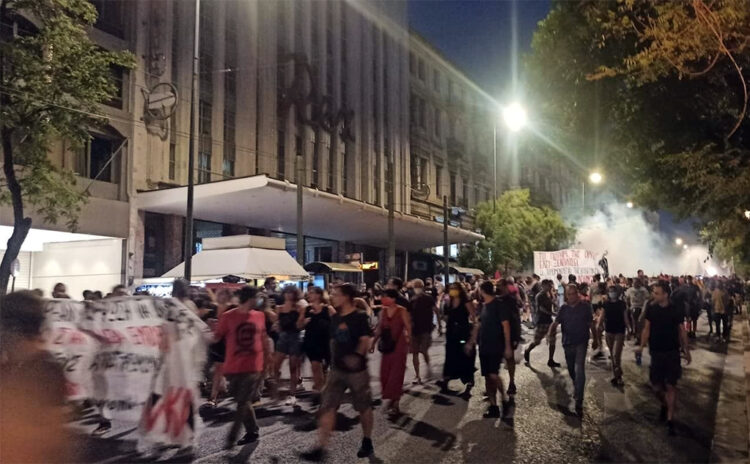 Νέα εγκληματική επίθεση των ΜΑΤ, τραυματισμοί φοιτητών (φωτο-βιντεο)