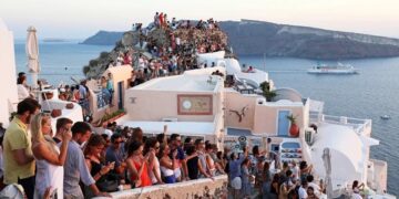 Τουρισμός για όλους ή για λίγους;