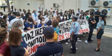 Νοσοκομείο «Γεννηματάς»: Εργαζόμενοι χάλασαν τη φιέστα υπουργείου και ιδρύματος Λάτση (φωτο)
