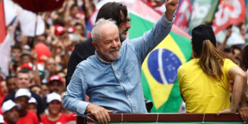 Βραζιλία: Πύρρειος νίκη Λούλα – Παραμένει ισχυρός ο Μπολσονάρου