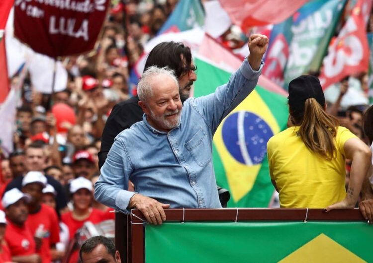 Βραζιλία: Πύρρειος νίκη Λούλα – Παραμένει ισχυρός ο Μπολσονάρου