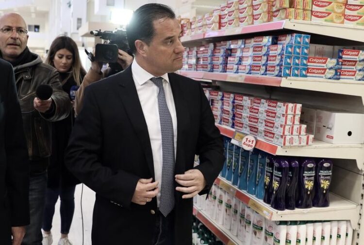 Ένα «καλάθι» στάχτη  στα μάτια