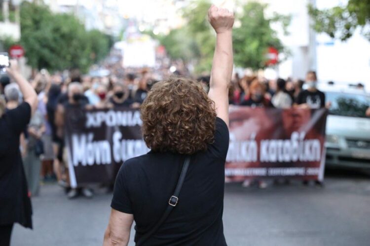 Η μάνα για τα παιδιά όλου του κόσμου