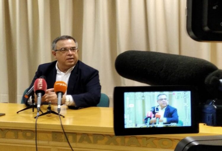 Εικονική κυβερνητική πραγματικότητα για τους δημοσιογράφους