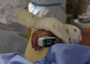 Κορονοϊός: Εκατοντάδες καταδίκες σε θάνατο εκτός ΜΕΘ!