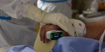 Κορονοϊός: Εκατοντάδες καταδίκες σε θάνατο εκτός ΜΕΘ!