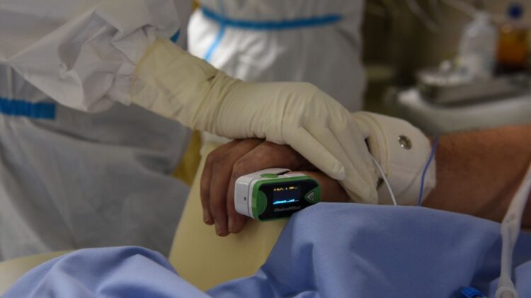 Κορονοϊός: Εκατοντάδες καταδίκες σε θάνατο εκτός ΜΕΘ!