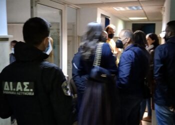 Προσαγωγές αριστερών αγωνιστών από την ομάδα ΔΙΑΣ για απόπειρα ανάρτησης πανό