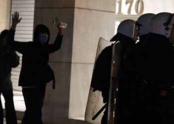 Προσφυγικά: Όργιο κρατικής καταστολής και αυθαιρεσίας