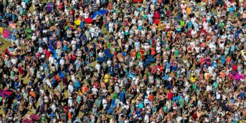 Ο πλανήτης των 8 δισ. και τα μεγάλα ερωτήματα του μέλλοντος