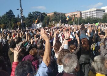 Οι εργαζόμενοι της Μαδρίτης διαδηλώνουν κατά της ιδιωτικοποίησης της υγείας (φωτο+βίντεο)
