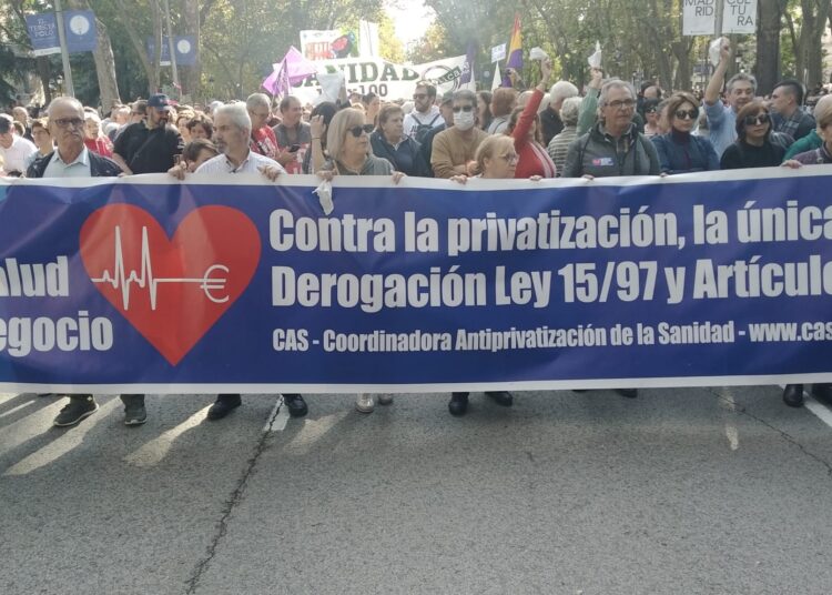 Οι εργαζόμενοι της Μαδρίτης διαδηλώνουν κατά της ιδιωτικοποίησης της υγείας (φωτο+βίντεο)