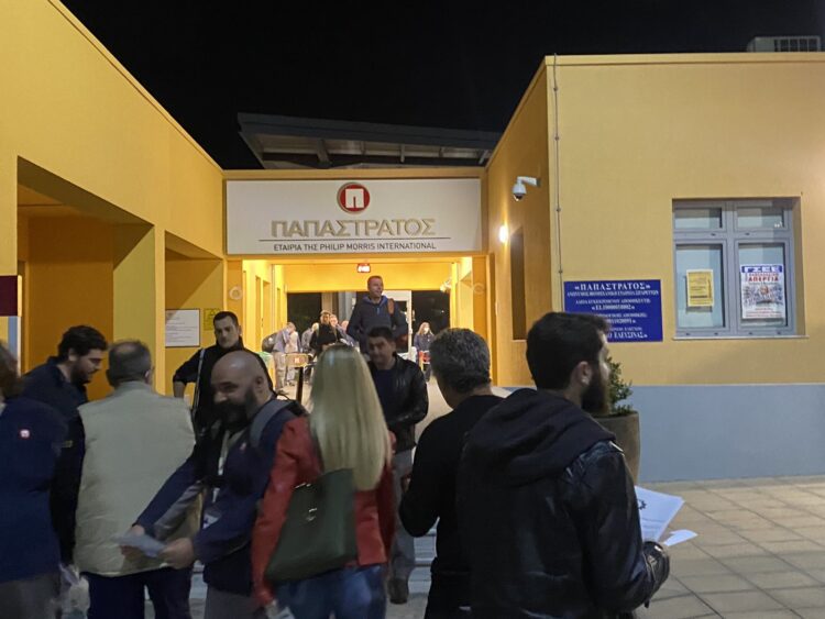 Απεργία 9/11: Εξόρμηση Ταξικής Κίνησης στον Παπαστράτο-PMI – Αλληλεγγύη στους Τούρκους συναδέλφους τους (φωτο+βίντεο)