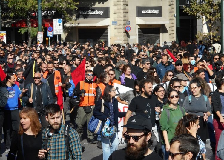 Άνοιξη εργατικού λαϊκού αγώνα, με μεγάλες διαδηλώσεις και απεργία (φωτο)