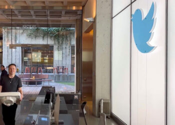 Twitter: Ο «τυφώνας Μασκ» έφερε καταιγισμό απολύσεων