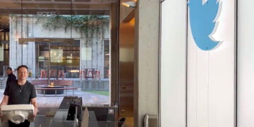 Twitter: Ο «τυφώνας Μασκ» έφερε καταιγισμό απολύσεων