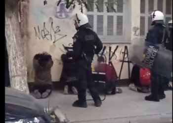 Να σταματήσει άμεσα το αίσχος της κρατικής επίθεσης στα  προσφυγικά της λ. Αλεξάνδρας