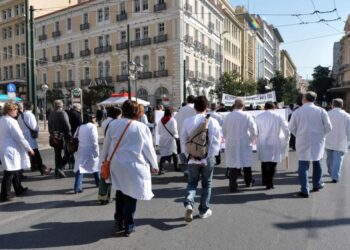 Μπαράζ απεργιών για το νομοσχέδιο-νεκροθάφτη του ΕΣΥ – Παλλαϊκό συλλαλητήριο την Πέμπτη 1/12 στις 13:00 στο Σύνταγμα