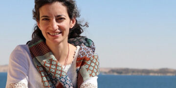 Μεράλ Τσιτσέκ: Το σύνθημα «Γυναίκα, ζωή, ελευθερία» εκφράζει ένα σχέδιο για την παγκόσμια απελευθέρωση