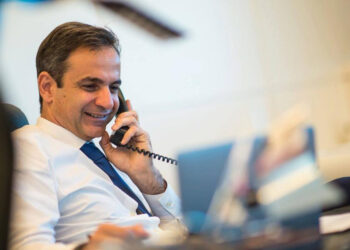 Υποκλοπές: Γυμνός ο αυτοκράτορας, αλλά δεν θα πέσει μόνος