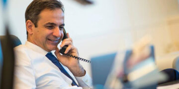 Υποκλοπές: Γυμνός ο αυτοκράτορας, αλλά δεν θα πέσει μόνος