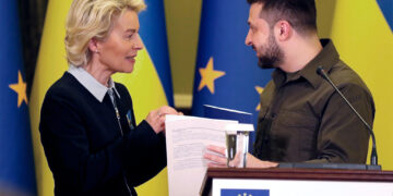 Λεφτά με τη σέσουλα  για Ουκρανία