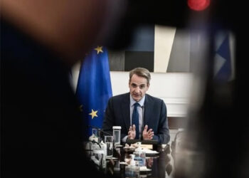 Τα λεφτά στα αφεντικά, η αρχισυνταξία στο Μαξίμου
