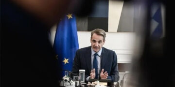 Τα λεφτά στα αφεντικά, η αρχισυνταξία στο Μαξίμου