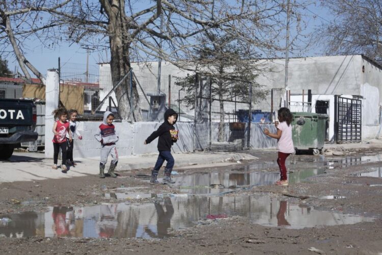 Εργαζόμενες στον οικισμό Αγ. Σοφίας: Στεκόμαστε στο πλευρό της Ρομά κοινότητας