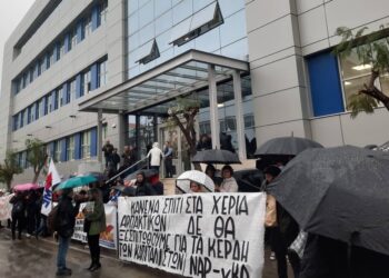 Κανένα λαϊκό σπίτι στα χέρια τραπεζίτη