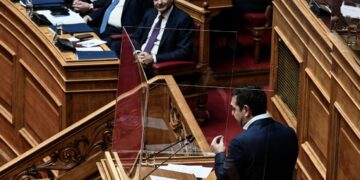 Θέλουν «επισυνδεμένες» και υπό καταστολή τις λαϊκές αντιστάσεις