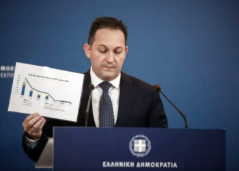 Η μαγική… εξαφάνιση της «λίστας Πέτσα» για τα ΜΜΕ